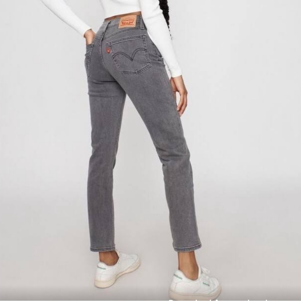 Levi's Women's Wedgie Straight Gray Button Fly Closure Jeans Size 27